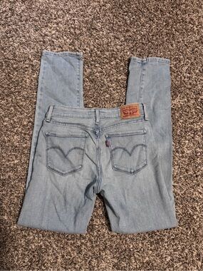 Levi's Light Wash Women's Straight Leg Jeans